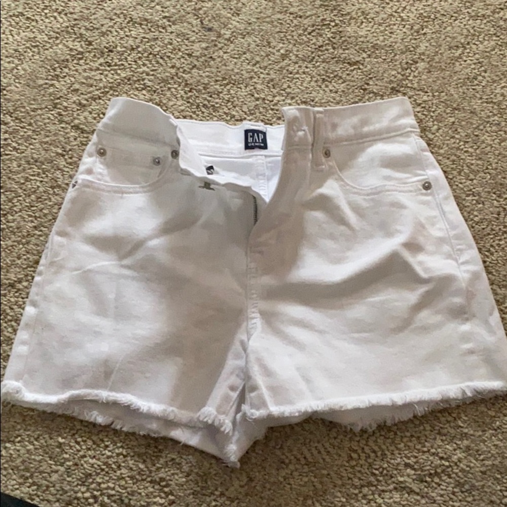 Gap shorts